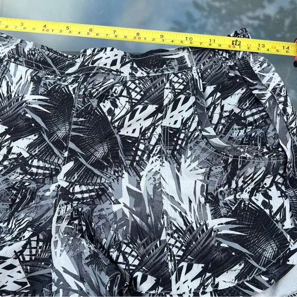 Athleta Womens Palm Stellar Running Shorts Black 3" Size XS Activewear Workout - Picture 7 of 8